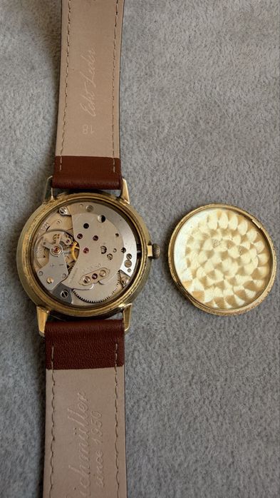 Junghans Vintage 14K (585) масивен златен часовник  • Cal. 620.50 • Юбилеен модел