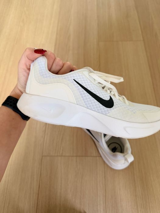 Нови маратонки NIKE