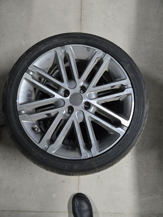 Оригинални джанти на Kia с гуми на yokohama