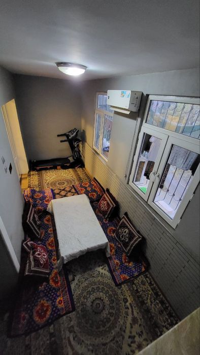 Продал  2 комнотная квартира Чиланзарский район 20А кварт