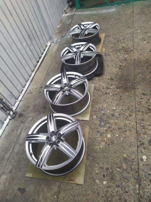 Продам диски на Шевроле Круз