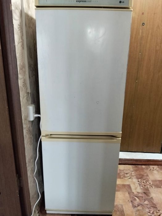 Отдам бесплатно холодильник