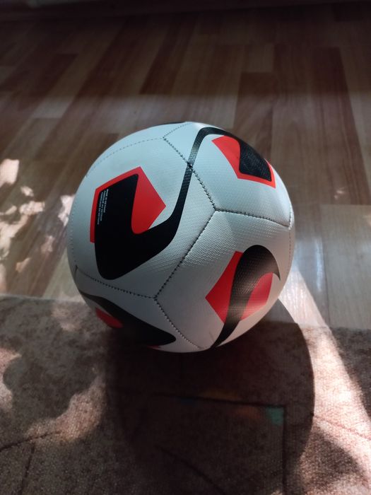 Vând minge fotbal Nike-Park