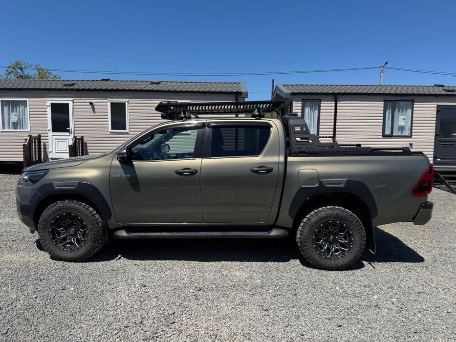 Toyota Hilux Invincible 2.8 Diesel