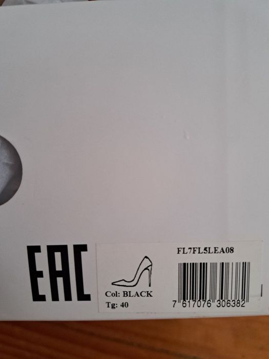 Guess дамски обувки на висок ток