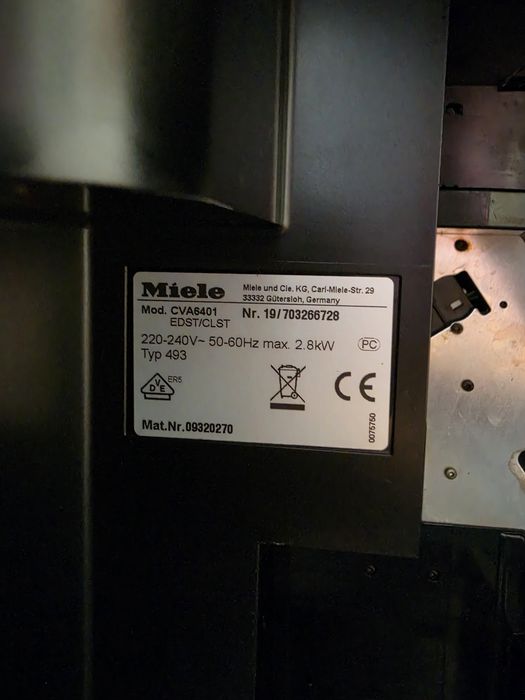 Aparat de cafea Miele CVA 6401 - espressor incorporabil