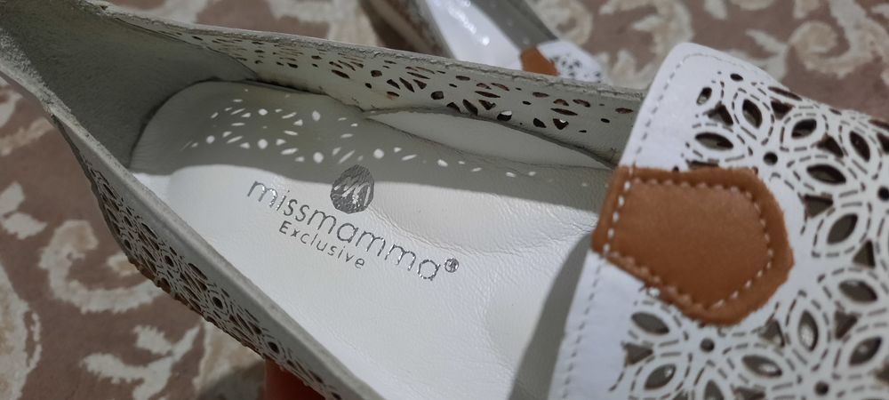 Кожаная женская обувь