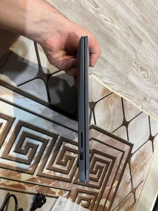Продам Ноутбук LENOVO