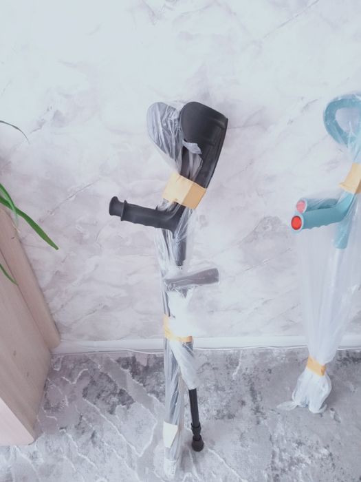 Продам костыли и трости