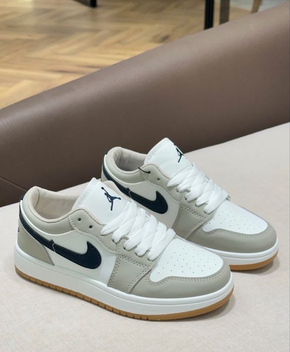 Кроссы новые в наличий