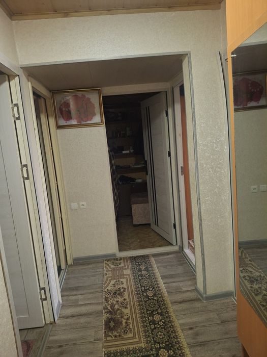 Sotiladi 11-maktab  yonida joylashgan 3 xonali kvartira