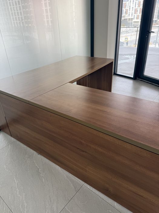 Продам стол, ресепшен