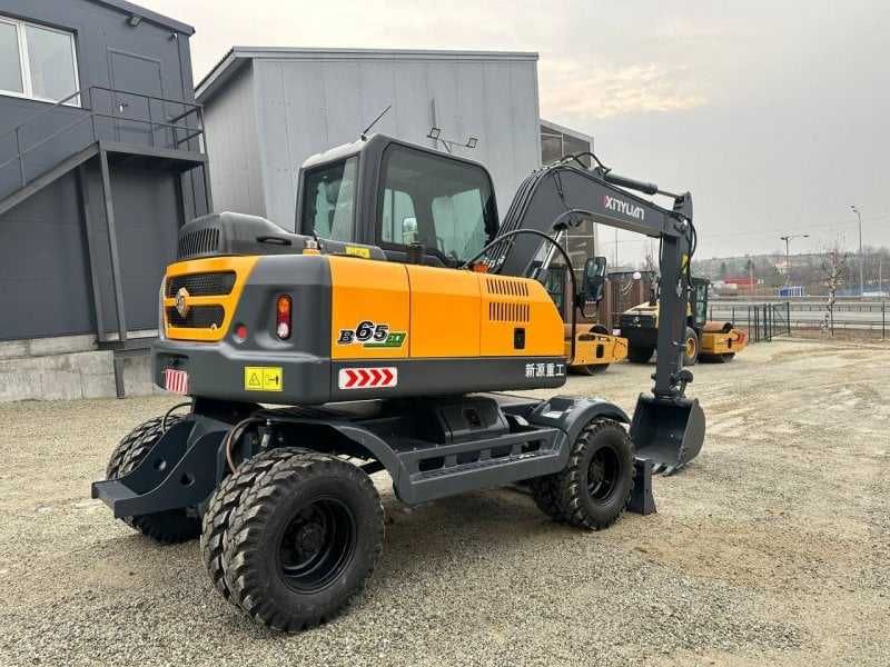 Колесный экскаватор  XINYUAN B65ECO
