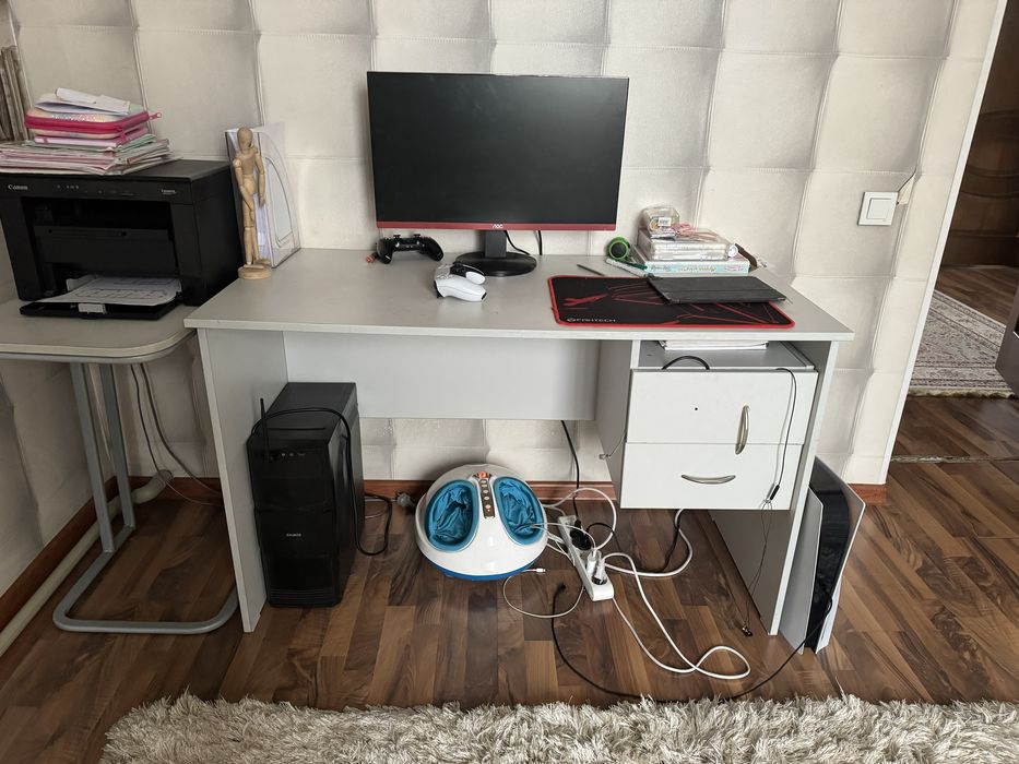 Компьютерный стол