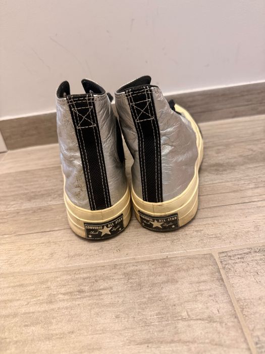 Сребристи кецове Converse