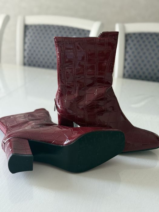 Сапожки женские