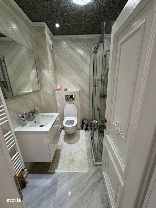 Apartament de 3 camere, 78 mp+balcon 4 mp, boxa, zona Eroilor