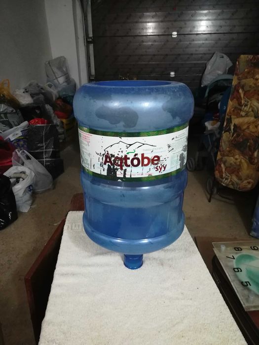 Бутыль пластиковая 19л