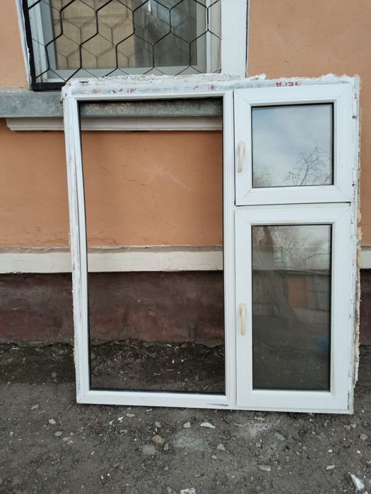 Продам пластиковые окна три штуки