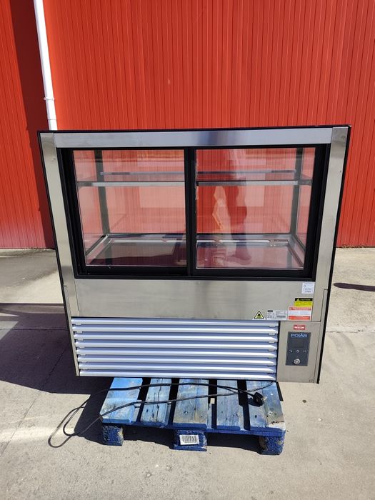 Хладилна витрина Polar