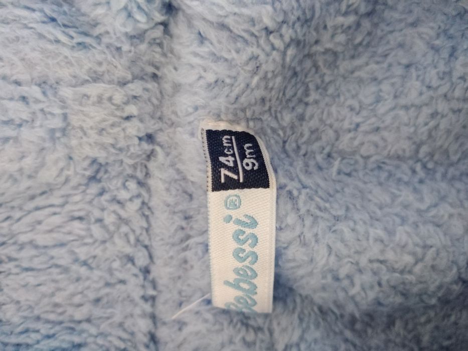 Бебешки гащеризон и космонавт