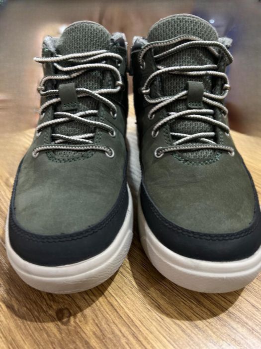 Обувь на мальчика , в идеальном состоянии. Timberland