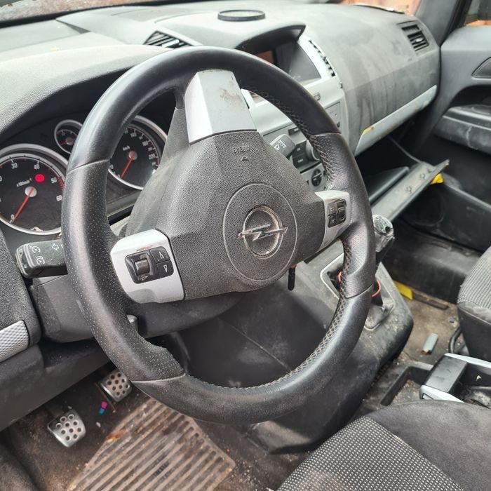 Dezmembrez Opel Zafira B 1.9 cdti z163 Opel Zafira B