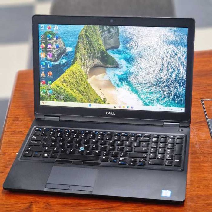 Laptop Dell Precision 3530, i7, video 4GB