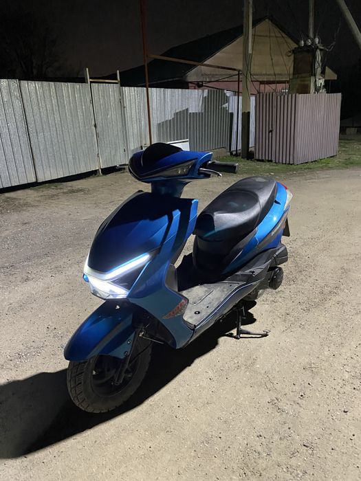 Продам мопед беннали 180куб м12