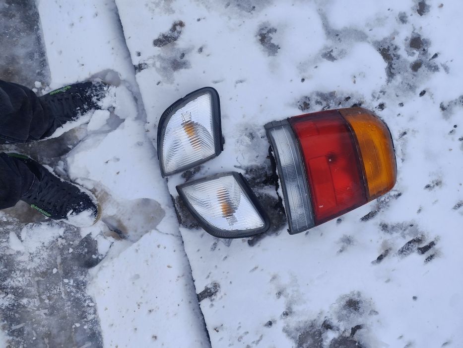 Ляв и сто п и ляв и десен мигач за subaru forester 2000 година