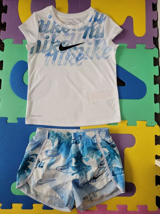 Set Nike 5-6 ani, nou