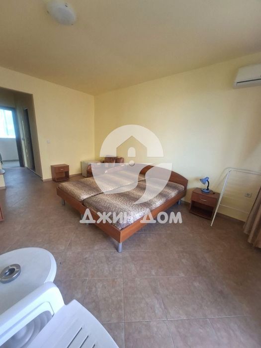 Едностаен апартамент в жилищна сграда БЕЗ ТАКСА, с. Равда