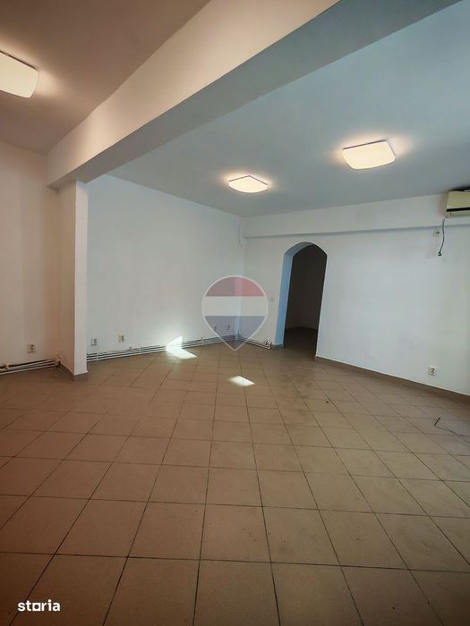 Spațiu comercial de vânzare - 51 mp, vitrină stradală Calea Severinul