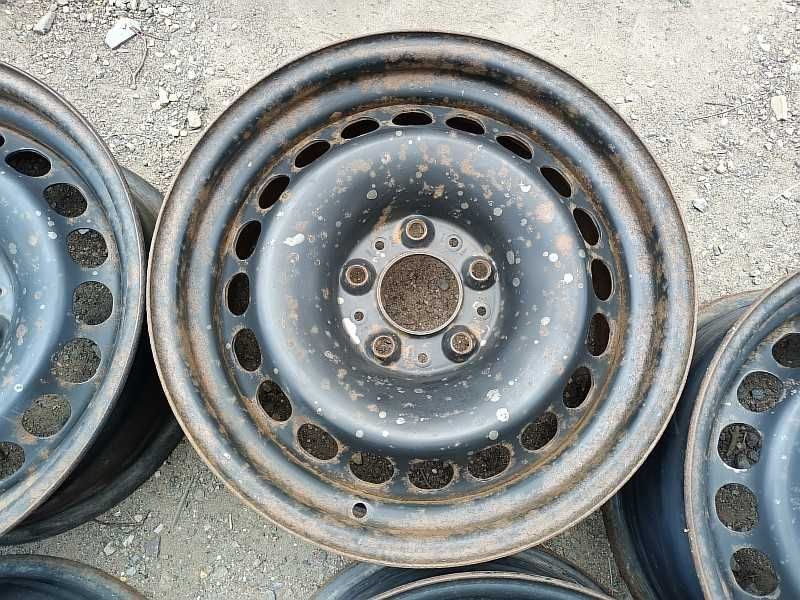 Продам оригинальные металлические диски на BMW 5 Е34