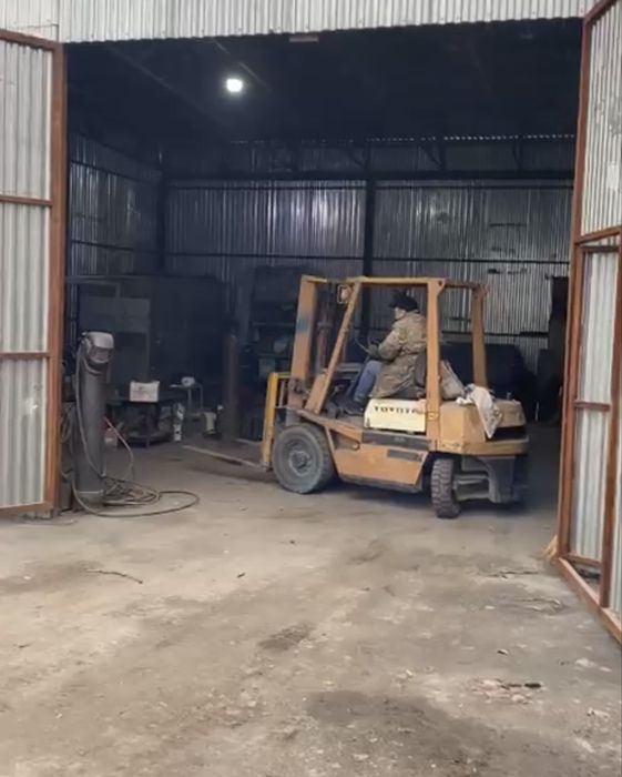 Вилочеый погрузчик кара