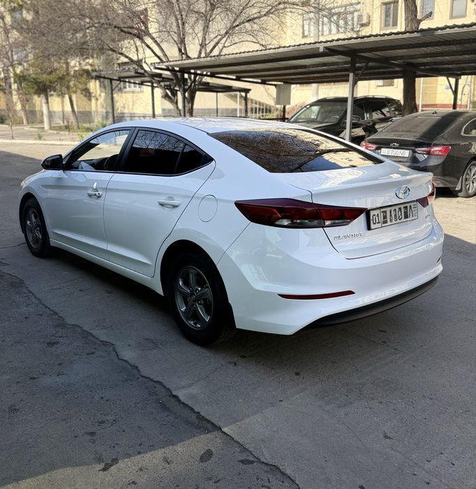 Hyundai elantra 2017 Srochniy
