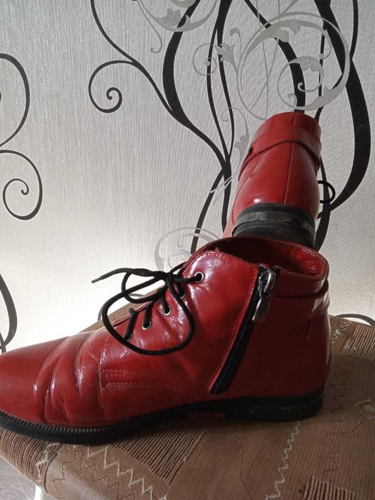 продам ботиночки р.37