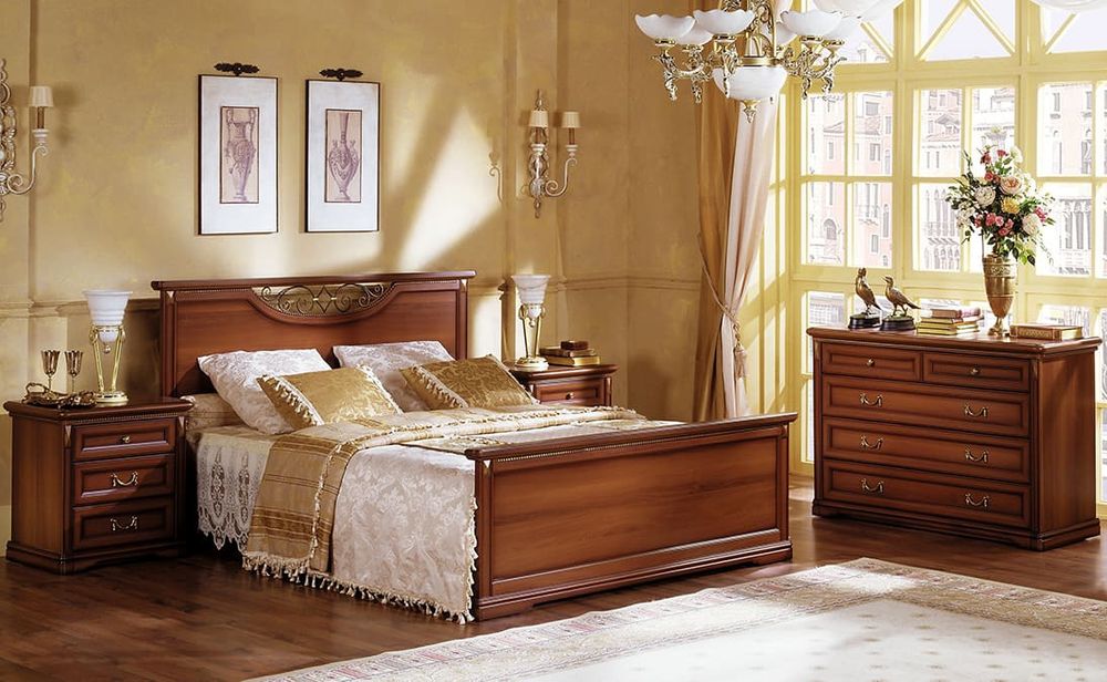 Спальный гарнитур