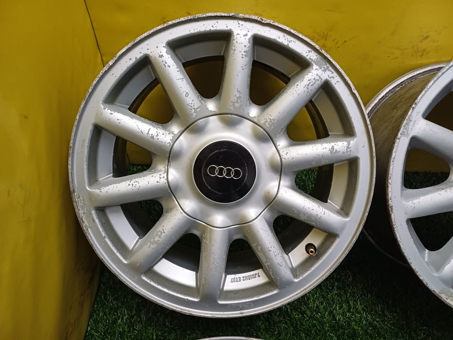 Диски R15 4x108 ромашки на Audi.