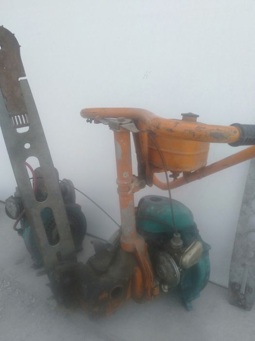 Продам 2 штук бензопил дружба