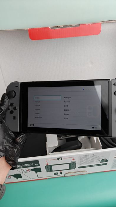 Nintendo Switch V2 (HAC-001(-01)), complet funcțional, fără stick drift.