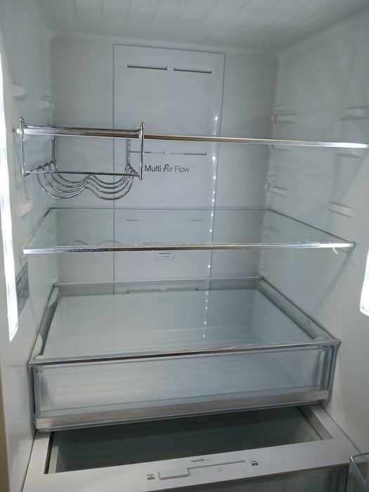 Продаётся  Холодильник