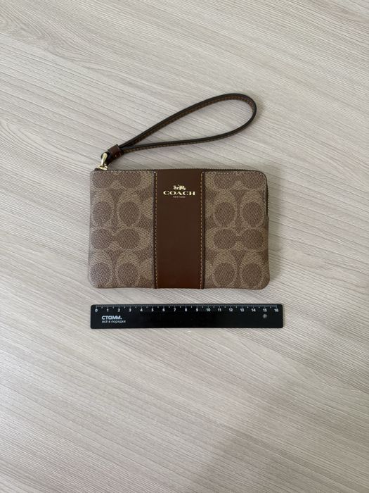 Клатч Coach in Signature Canvas