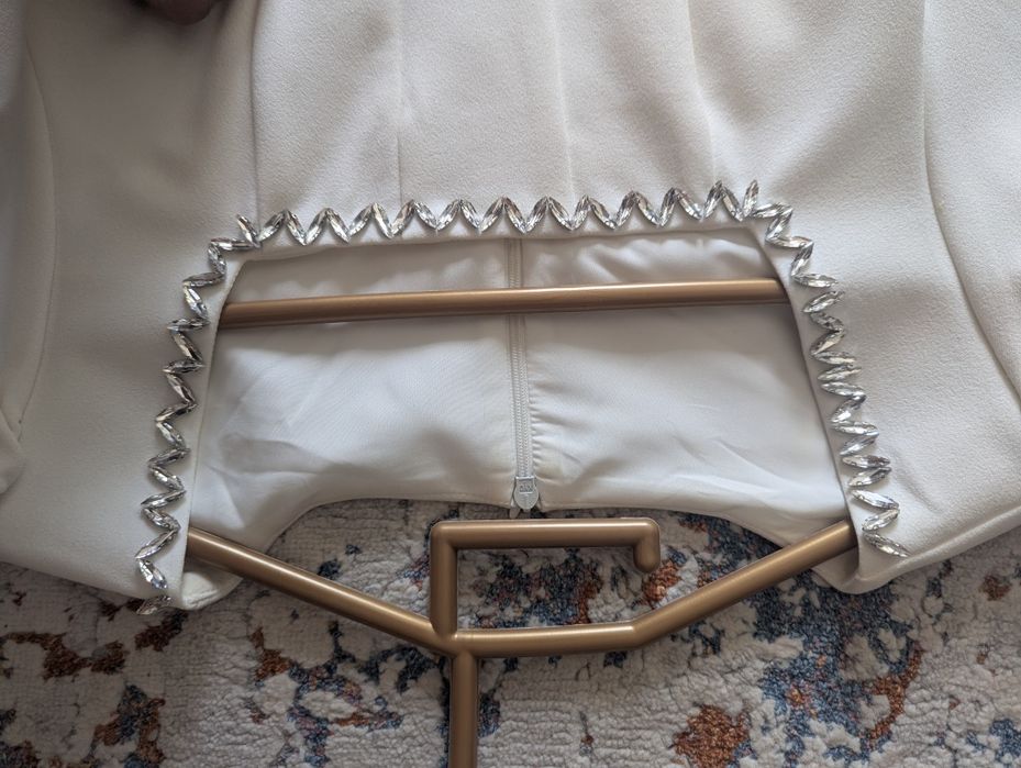 Платье вечернее белая очень красивая