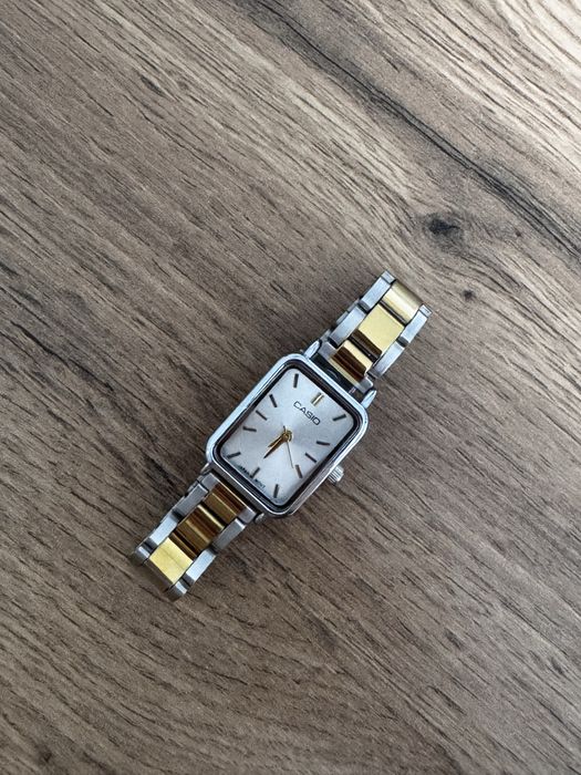 Женские часы под casio