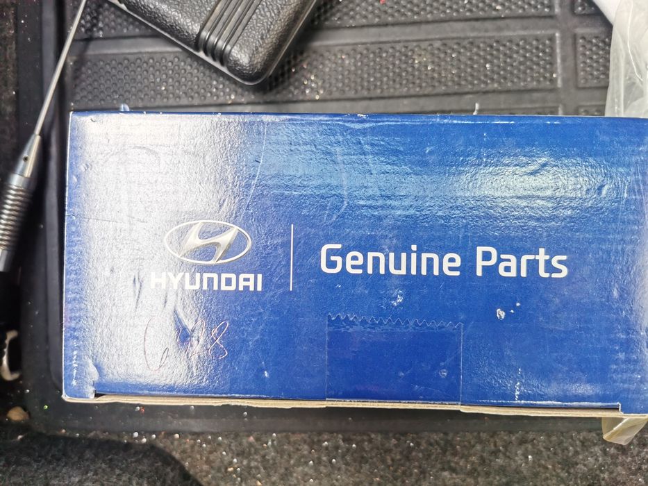 Vând piese originale de Hyundai Accent model 2007