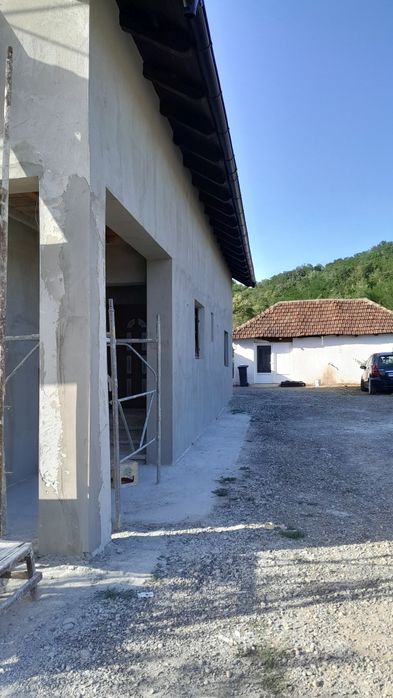 Executam izolații fațade tencuiala mecanizata