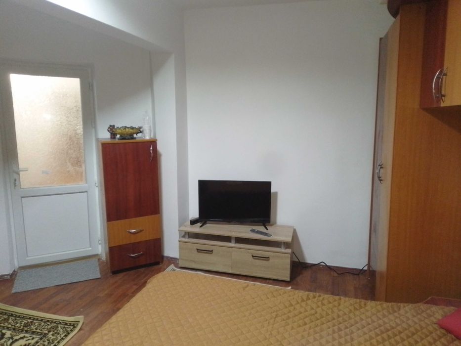 Vand Apartament 2 Camere Decomandat Strehaia Zona Centrala