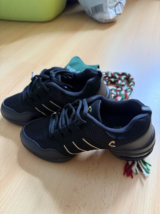 Обувки за танци 35 номер