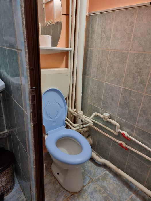 Închiriez garsoniera